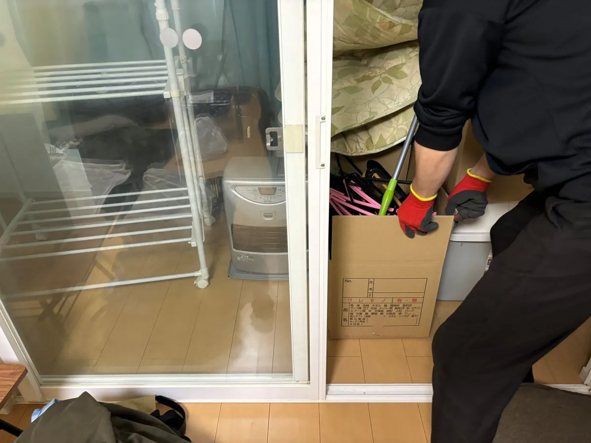 「2DKのマンションから家電・洗濯用品などを回収させていただきました」作業写真