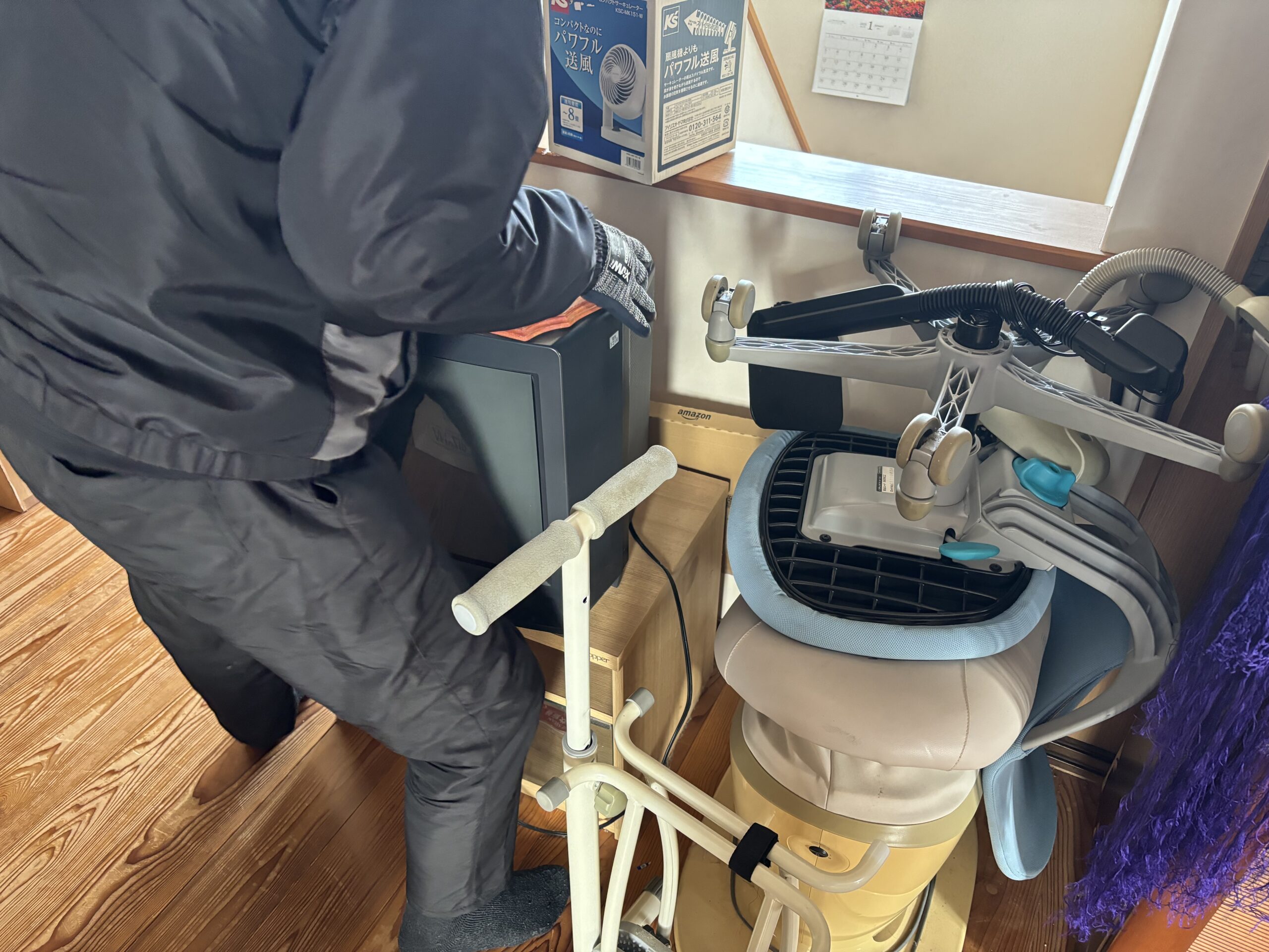 「8LDKの一軒家のお部屋から家具や家電、健康器具を回収しました」作業写真