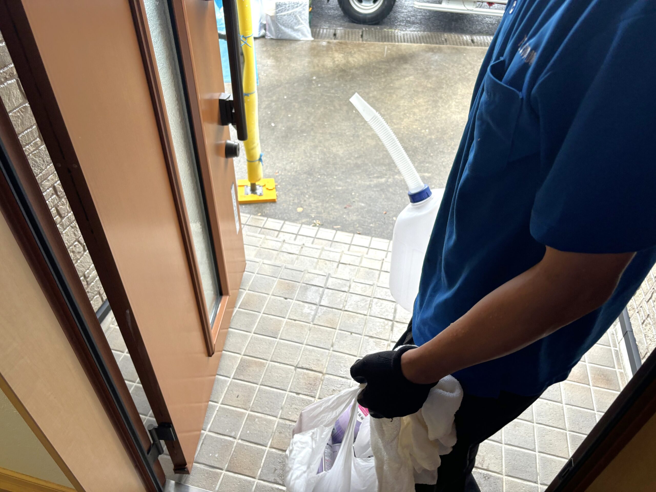 「4LDKのお家の片付けで不要になったマッサージチェアなどを回収しました」作業写真